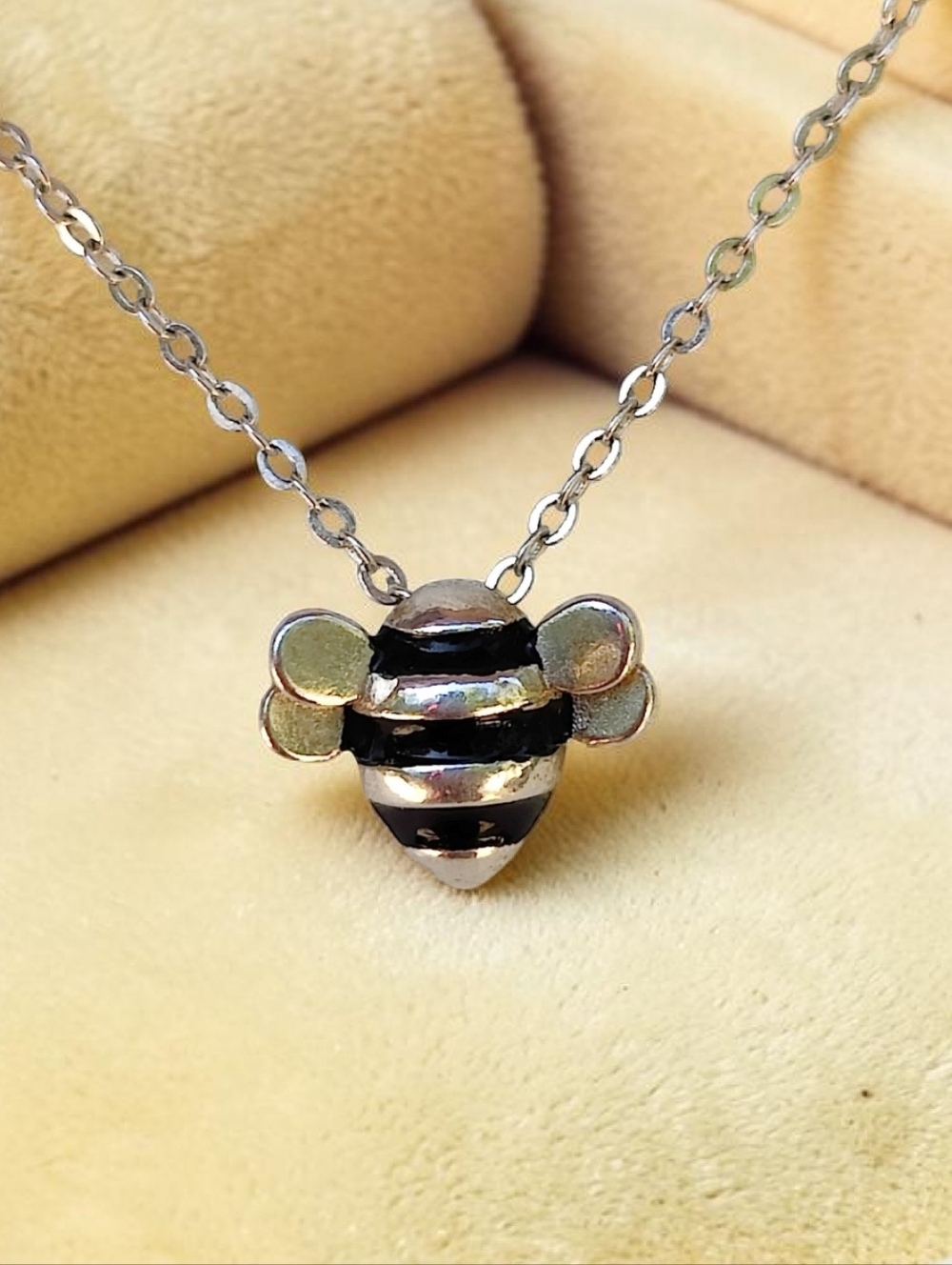 🐝 Vintage 90s Sterling Silver Enameled Bumble Bee Pendant Necklace